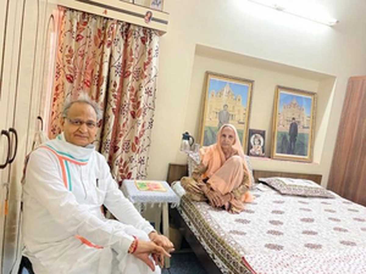 राजस्थान के पूर्व मुख्‍यमंत्री अशोक गहलोत की बहन का निधन